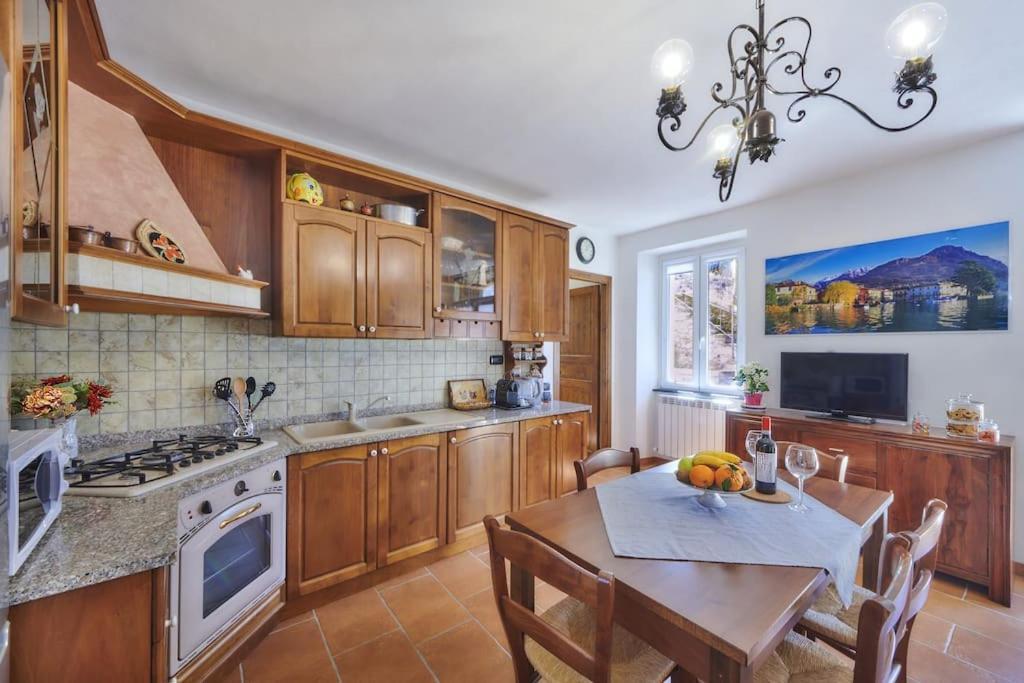 Casa Ducale Como Lake View マンデッロ・デル・ラーリオ エクステリア 写真
